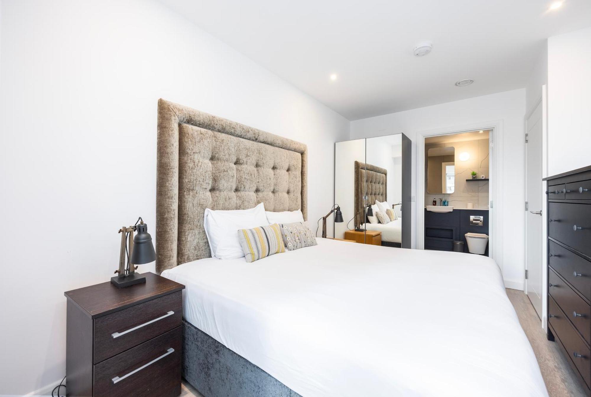Austin David Executive Excel Apartment London